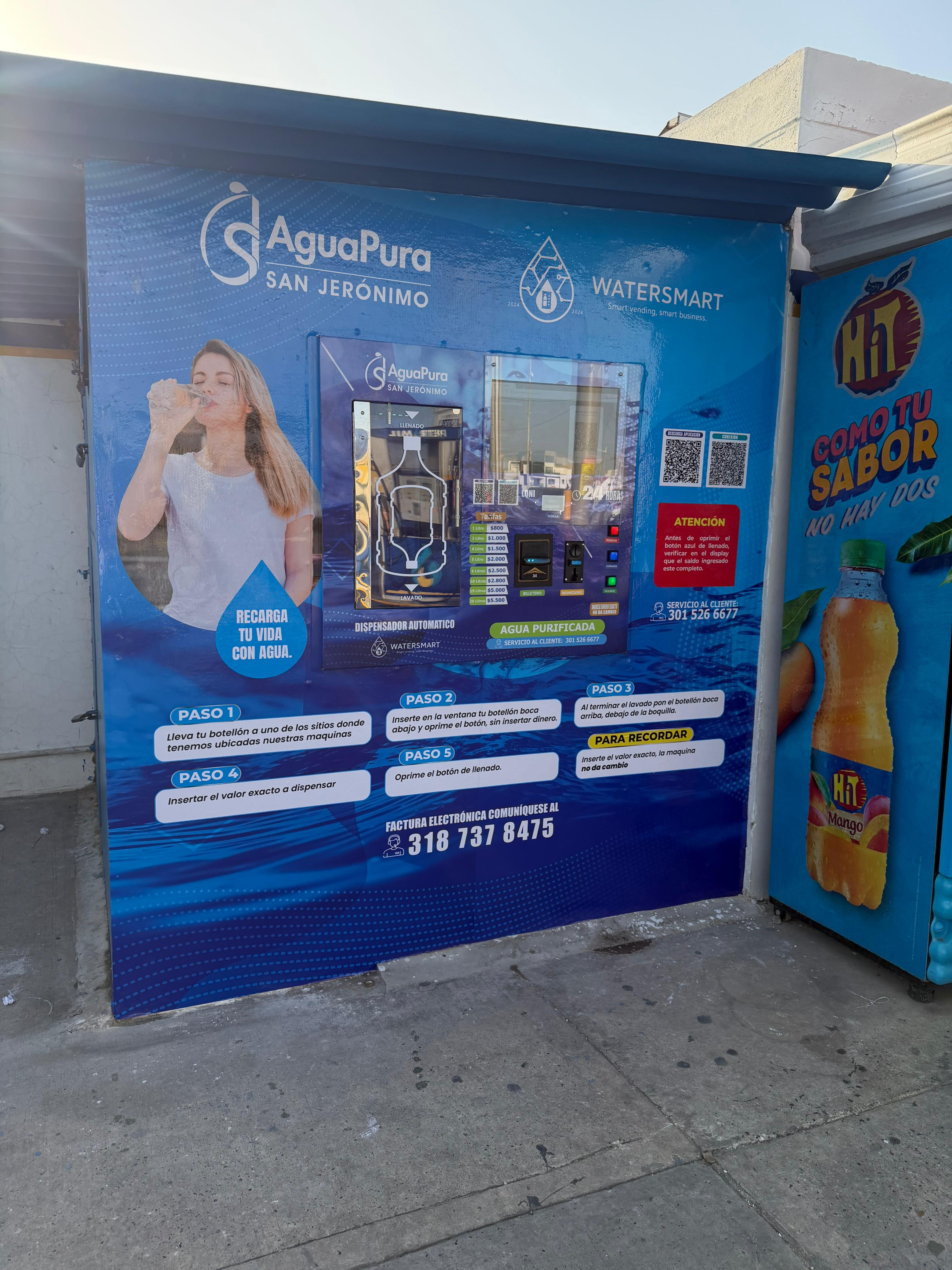 Cajero AguaPura empotrable - Vista exterior instalado en local comercial
